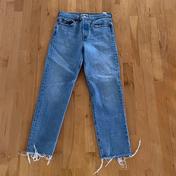 COPY - Levis wedgie jeans - Picture 1 of 5